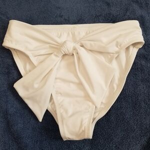 NWT Target Swim Liberty & Justice White Bikini Bottoms With Front Bow * M Medium